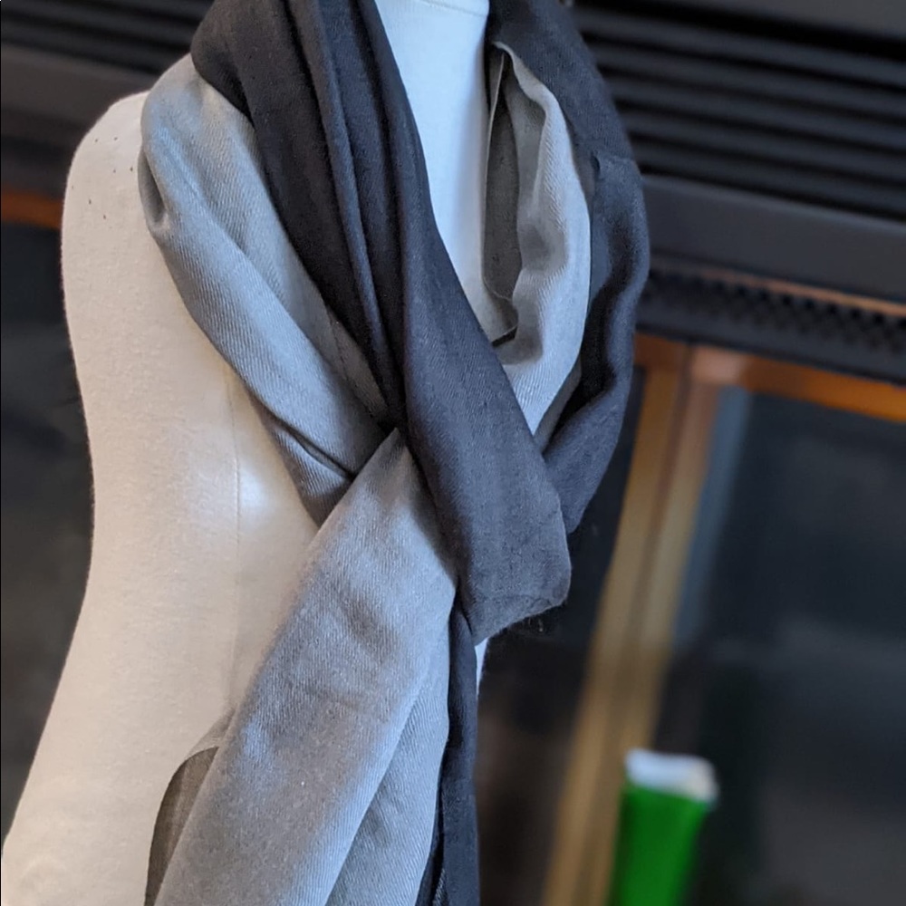 CASHMERE TWO TONE WRAP/SCARF